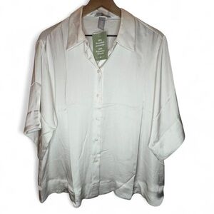 H&M Cream Minimalist Satin Collared Shirt size medium, new with tags